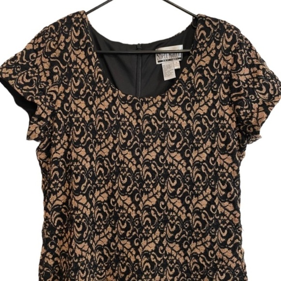 Sheri Martin Lace Overlay Jumpsuit Size 16 - Picture 2 of 8